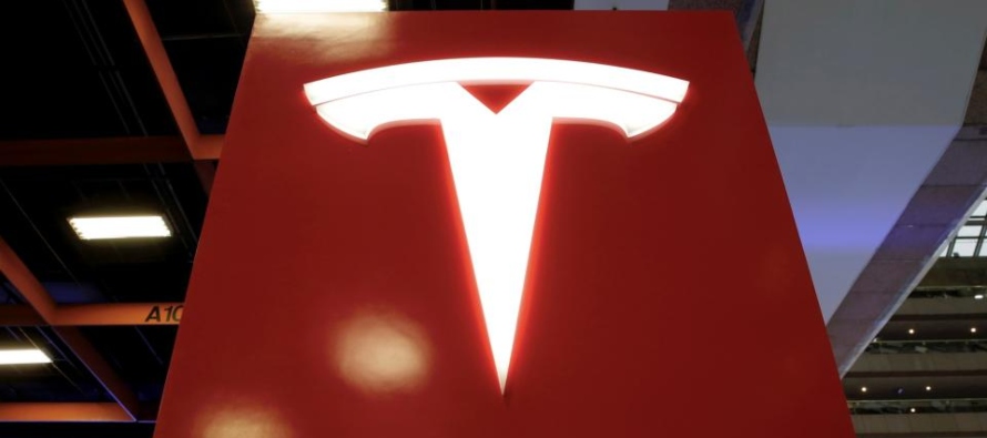 A principios de este mes, Tesla informó que sus entregas de vehículos cayeron un 7 %...