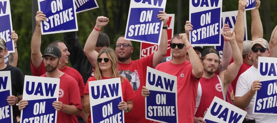 Las huelgas sindicales en determinadas plantas de cada empresa comenzaron el 15 de septiembre y...