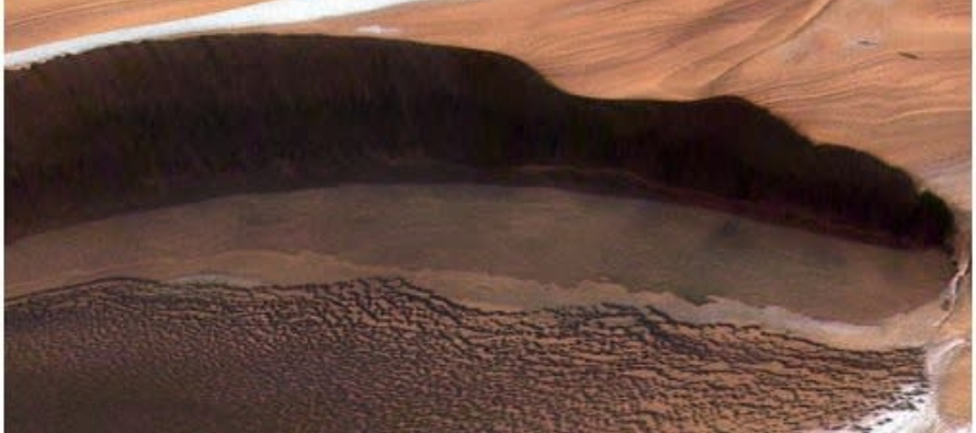 Esta estructura estratificada del interior del manto de Marte, que contrasta con la de la Tierra,...