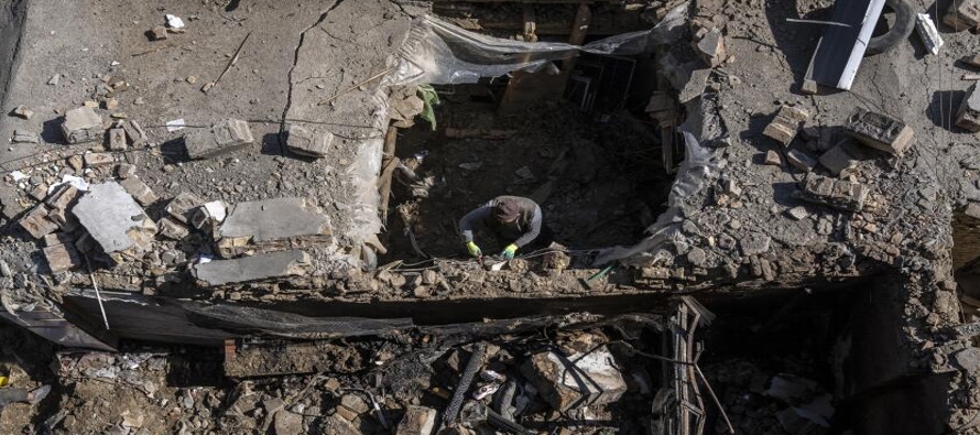 La milicia radical suní dijo que sus combatientes hicieron detonar un artefacto explosivo al...