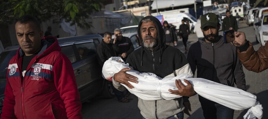 Más de 12,700 palestinos han muerto desde que comenzó la guerra, según las...