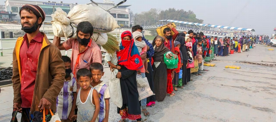 La mayoría provienen de campamentos de refugiados en Bangladesh, a donde más de...