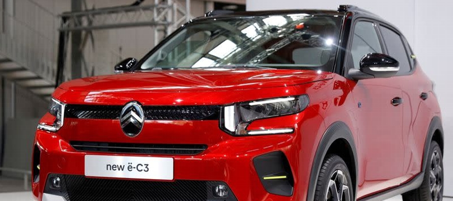 La ACEA anunció el martes que las ventas de coches totalmente eléctricos aumentaron...