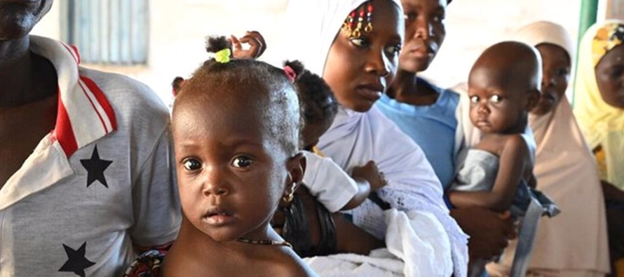 Unos 3,6 millones de niños y sus familias se vieron privados de atención sanitaria y...