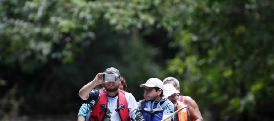 El turismo es uno de los principales motores de la economía de Costa Rica, país de...