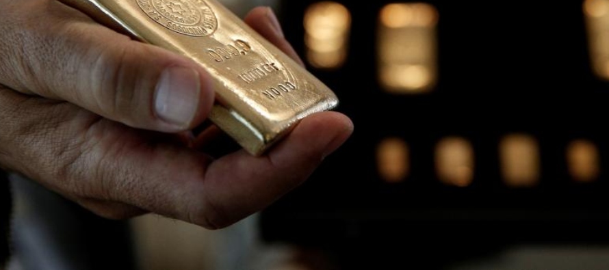 Los contratos de futuros de oro estadounidenses para entrega en febrero subieron un 1,6 %, hasta...