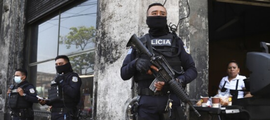 En 2015, El Salvador era considerado uno de los países más violentos del mundo con...
