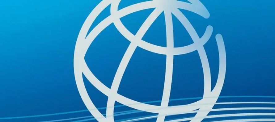 El Banco Mundial y otros acreedores multilaterales ayudaron a llenar la brecha, proporcionando un...