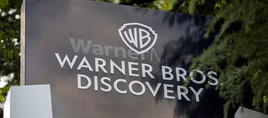 Destaca que la posible fusión de estos dos medios abarcaría los estudios Warner Bros....