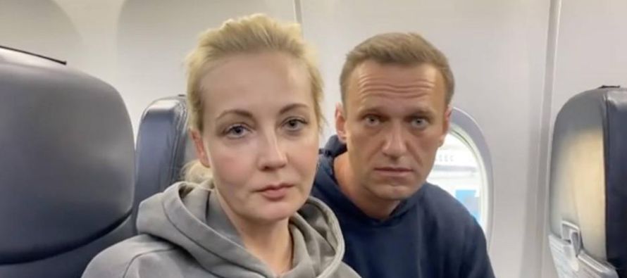 Navalnaya hizo de pie un llamamiento a la comunidad internacional y a todas las personas en el...