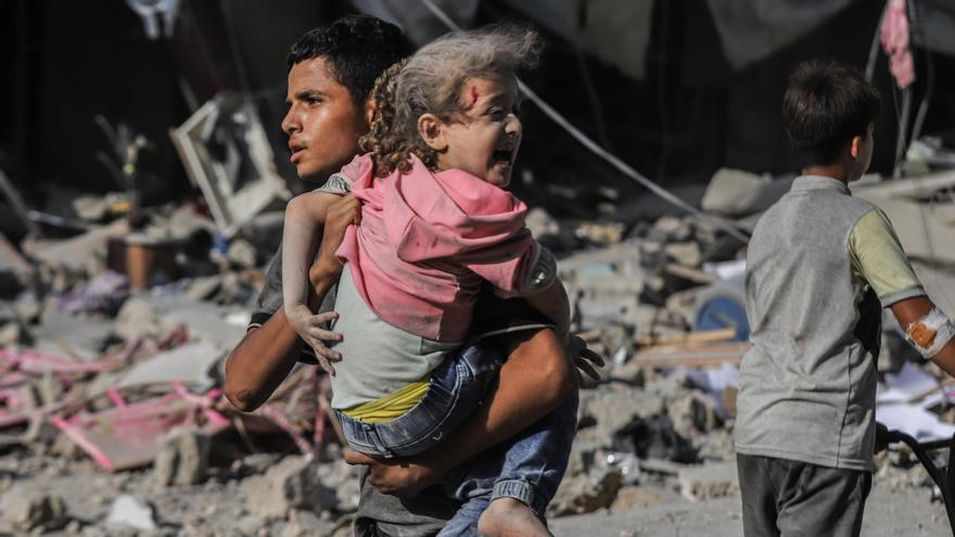 Tras el inicio de la guerra del Sucot, la aniquilación de la población de Gaza se...