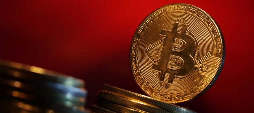 El bitcóin alcanzó un máximo histórico el viernes en un mercado...