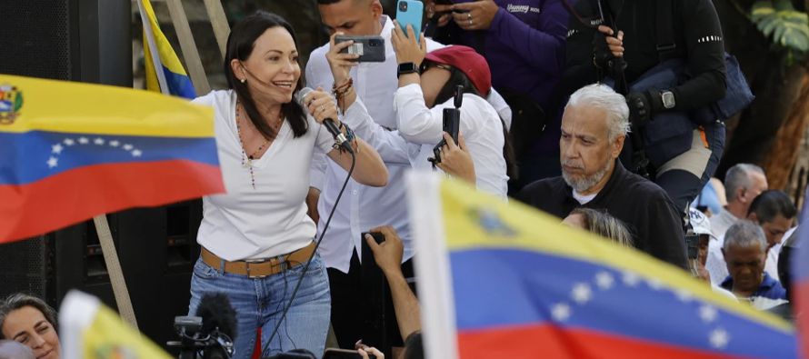 Es su elección, pero de ella depende la esperanza de los millones de venezolanos que luchan...