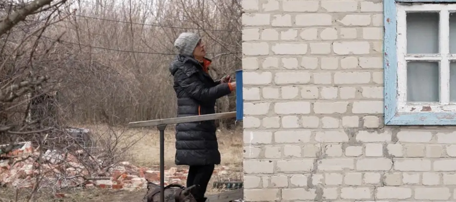 Ya en la ciudad de Járkov, ambas mujeres se hospedaron en una residencia y reciben dinero,...