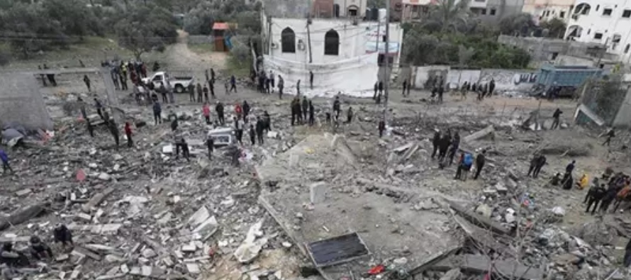 Al menos 27 palestinos han muerto durante la madrugada de este miércoles tras bombardeos del...