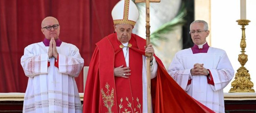 El Papa en el Ángelus del Domingo de Ramos expresa su dolor por el atentado en Rusia,...