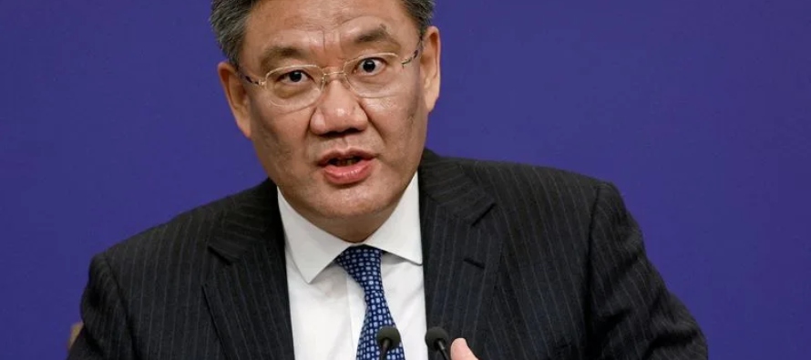Ministro de Comercio chino viajará a Europa para defender los vehículos eléctricos