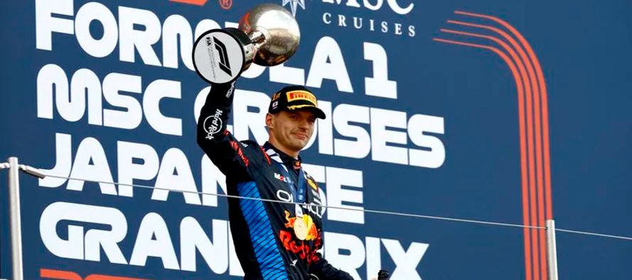 Verstappen, que se convierte en el segundo piloto en ganar tres Grandes Premios de Japón...