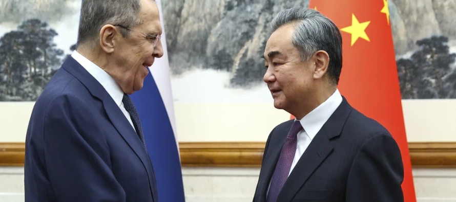 Wang también dijo que Xi y Putin seguirían manteniendo contactos cercanos este...