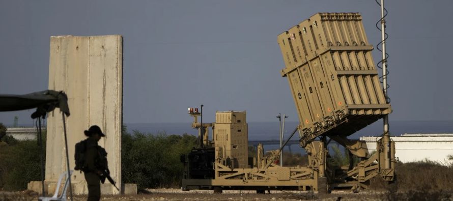 Este es un vistazo más detallado al sistema de defensa aérea multicapas de Israel: