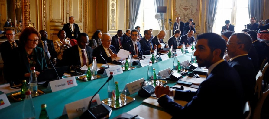 El ministro de Exteriores de Chad, Mahamat Saleh Annadif, dijo que "tenemos que aumentar la...