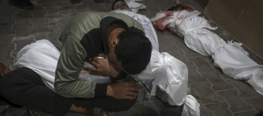 Ataques israelíes en Rafah, sur de Gaza, matan a 22 personas, en su mayoría niños
