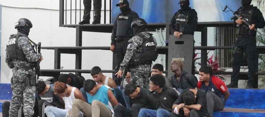 La inédita ola de violencia narco en Rosario perturba a los argentinos y pone a prueba a Milei