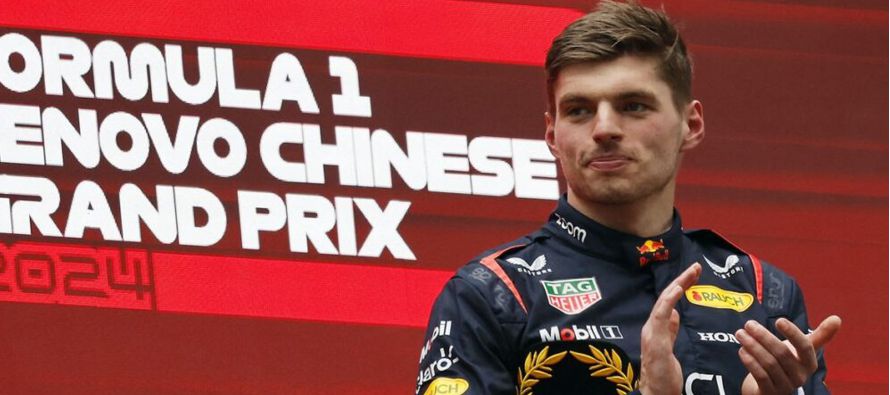 Max Verstappen se hace con la victoria en el Gran Premio de China, con Pérez tercero