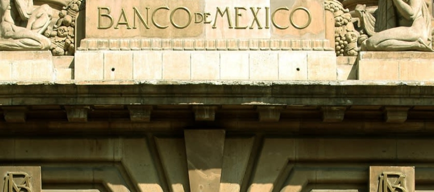 Analistas privados esperan que Banco de México pause recortes a la tasa de interés en mayo