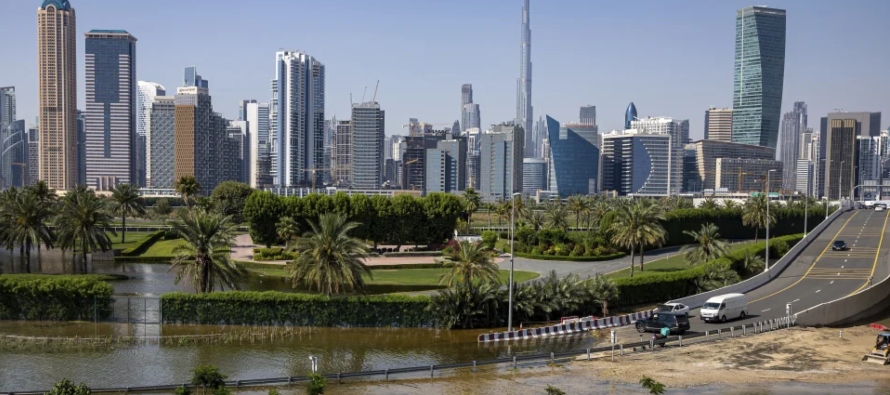 Evidencia apunta a que cambio climático empeoró diluvio en Dubái