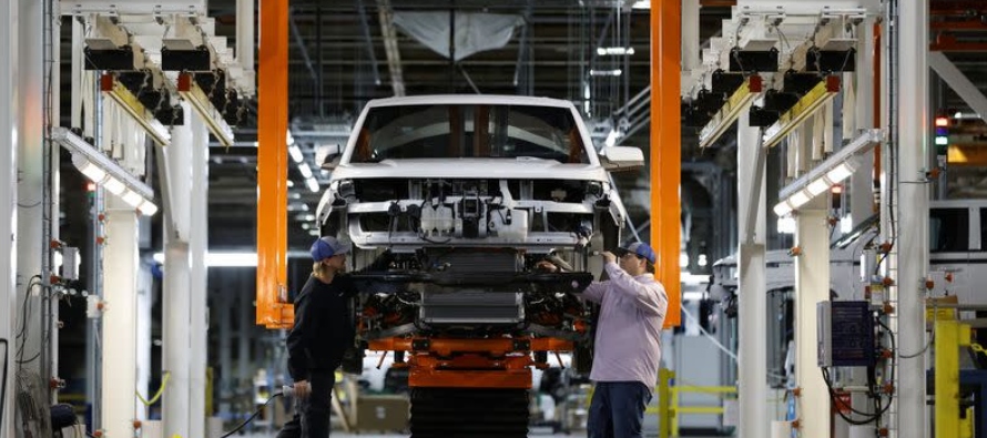 Los pedidos a fábricas aumentaron un 1,6% después de subir un 1,2% en febrero, dijo...