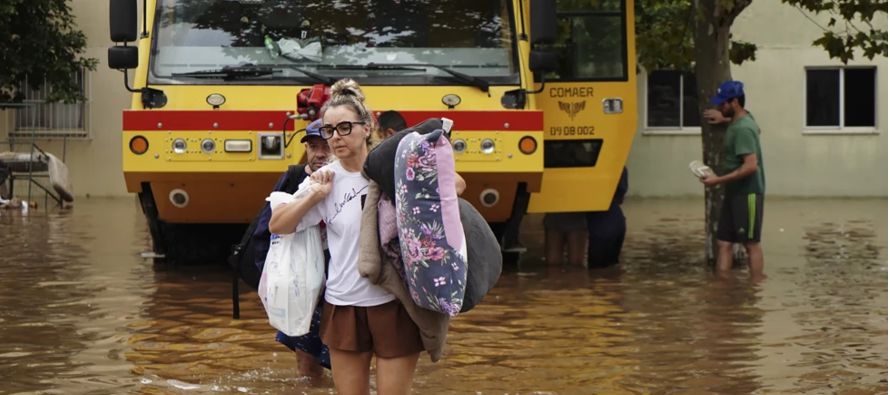 Sesenta personas murieron y 101 están desaparecidas por fuertes inundaciones en el estado...
