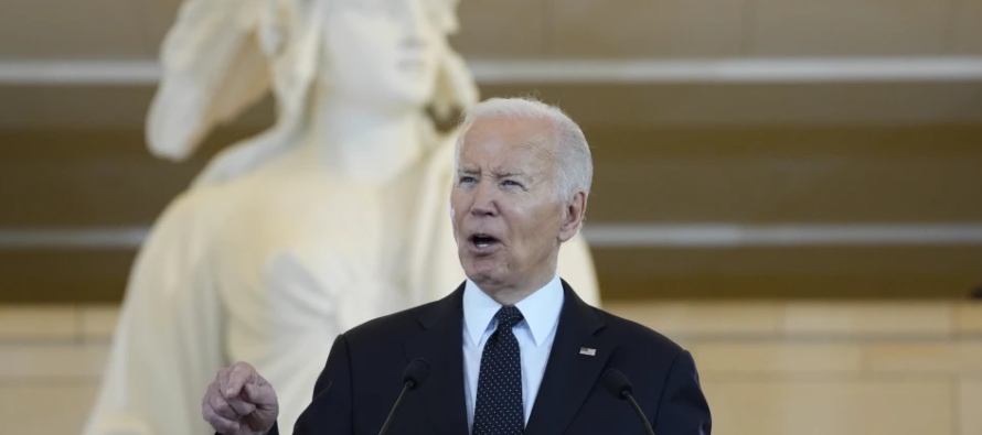 Biden condena resurgimiento del antisemitismo en ceremonia de recordación del Holocausto