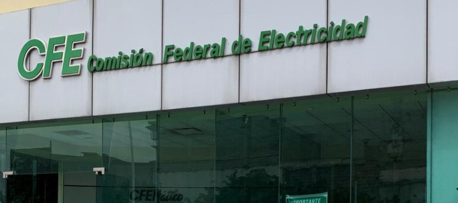 La eléctrica estatal de México anuncia la primera central solar flotante de Latinoamérica