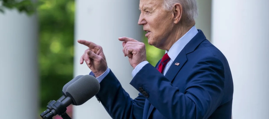Biden acusa a China de "hacer trampas" al anunciar nuevos aranceles a productos chinos