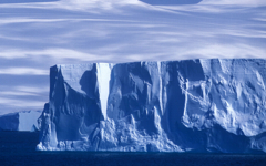 La Antártica, ese gran laboratorio natural, corre riesgos reales de derretirse. Los islotes...