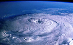 Los huracanes son enormes motores de calor que giran impulsados por el calor de las aguas...