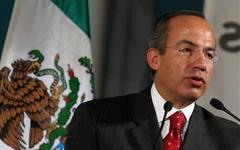 Calderón se alineó con Bush, lo que puede considerarse un reflejo de la tradicional...