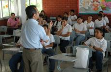 Mejorar las capacidades, las competencias y los conocimientos de los estudiantes mexicanos...