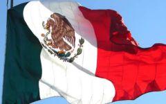 Mientras la sociedad mexicana se despedaza en dilemas que solamente muestran el imperio de la...