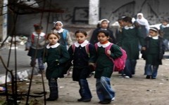 Muchas de las escuelas sirvieron de refugio a decenas de miles de palestinos durante los 22...