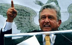 López Obrador subrayó que la reducción de sueldos de los altos funcionarios de...