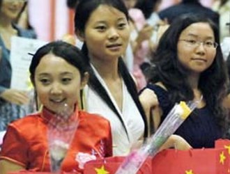 El 78.3 por ciento de los estudiantes chinos dijo pasar más de ocho horas en el colegio y un...