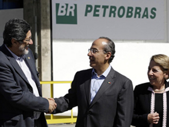 Manifestó su interés en que se concrete un convenio entre Pemex y Petrobras, que se...