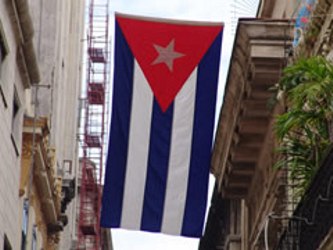 Cerca de dos millones de cubanos viven en unos 40 países, sobre todo en Estados Unidos,...