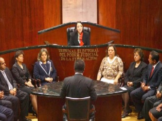 El encuentro se llevó a cabo en la sede alterna de la Suprema Corte de Justicia de la...