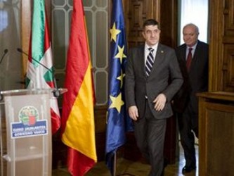 El ministro español de Exteriores, Miguel Ángel Moratinos, en representación...