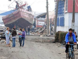 El gobierno chileno reconoce que la inequidad sigue siendo un problema y que la gente en...