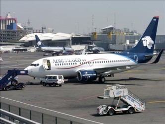Personal del aeropuerto precisó a Efe que solo uno de los vuelos fue suspendido y varios...