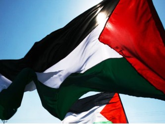 Las calles se llenaron de banderas de las distintas facciones políticas palestinas, carteles...